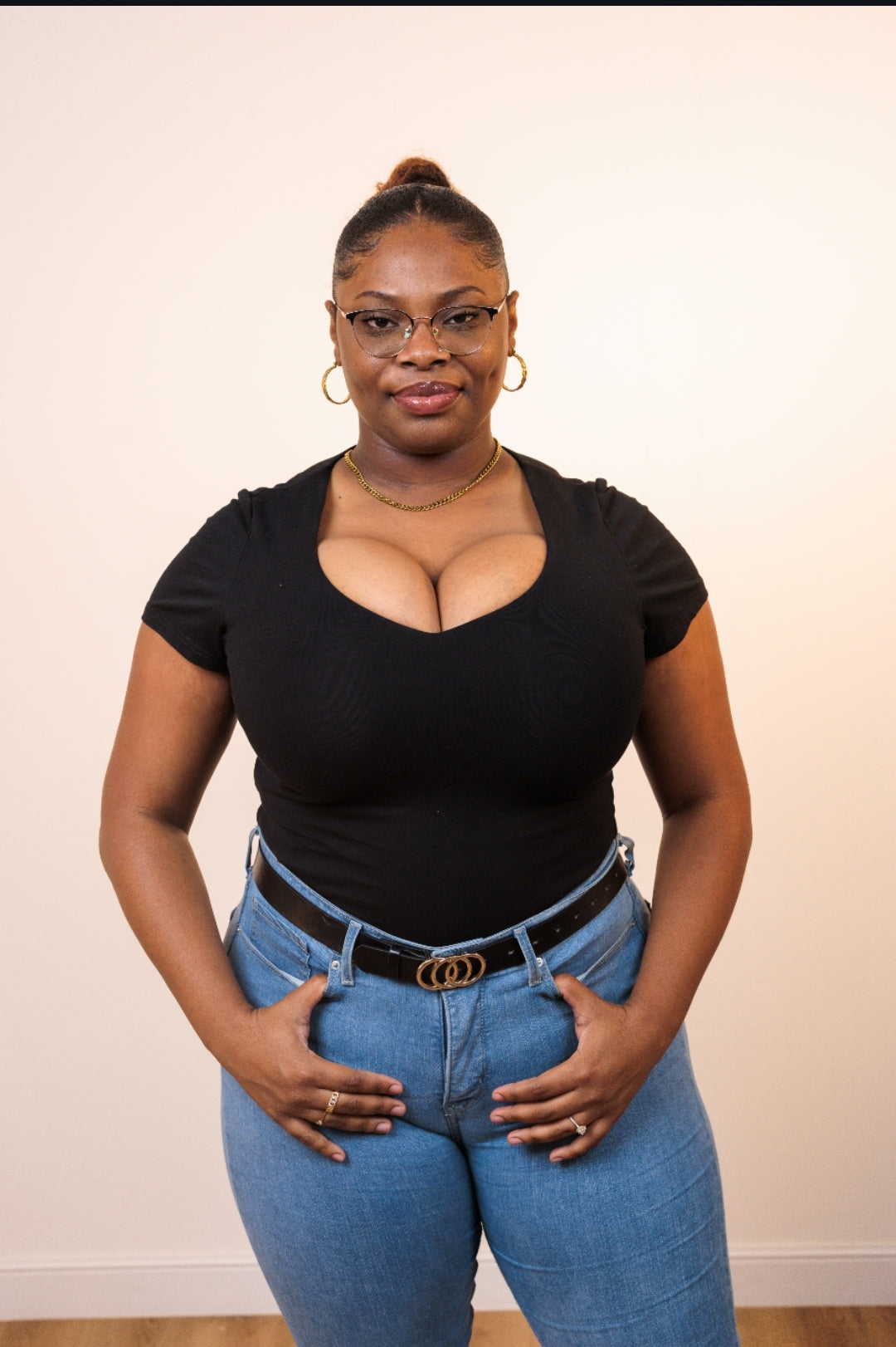 Bella Buttery V Neck Short Sleeve Black